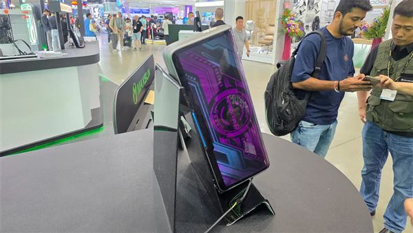 ！铭瑄展示RGB液冷RXT 50概念显卡j9九游真人游戏第一平台设计完全不拘一格(图3)